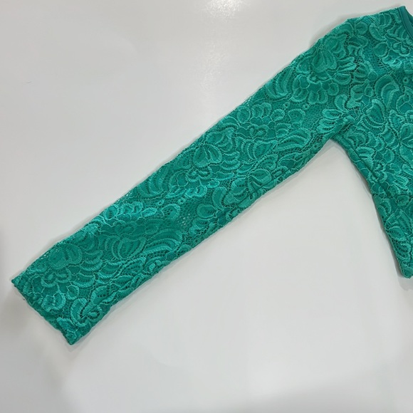 Maya USA Long sleeve floral lace crop top - Picture 3 of 5